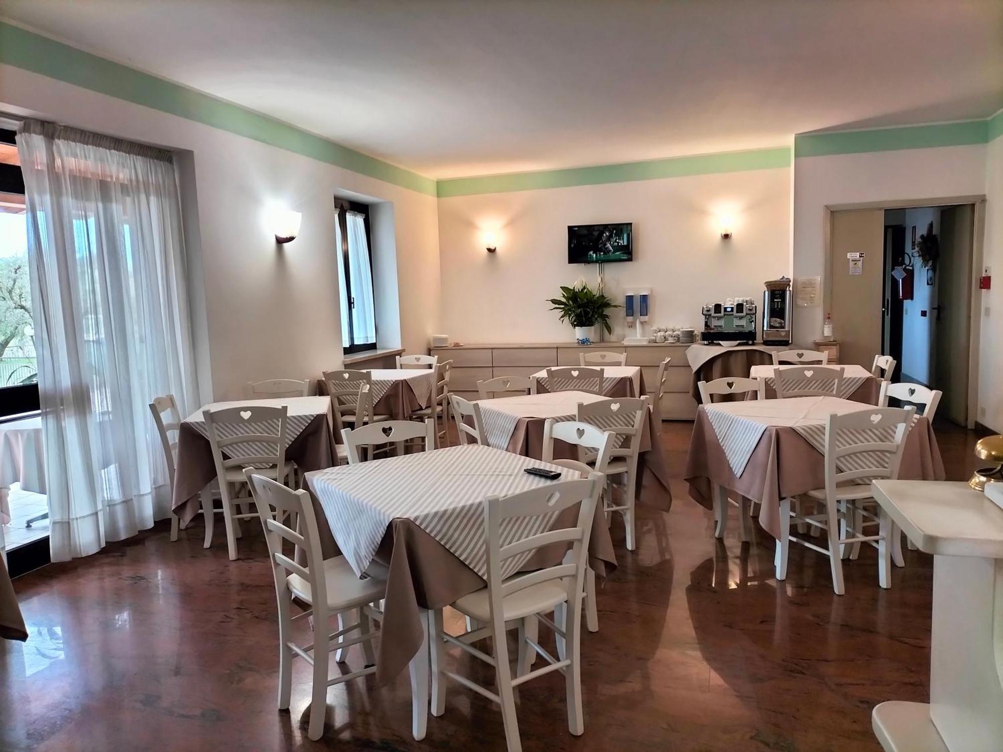 La Rama Hotel 2*